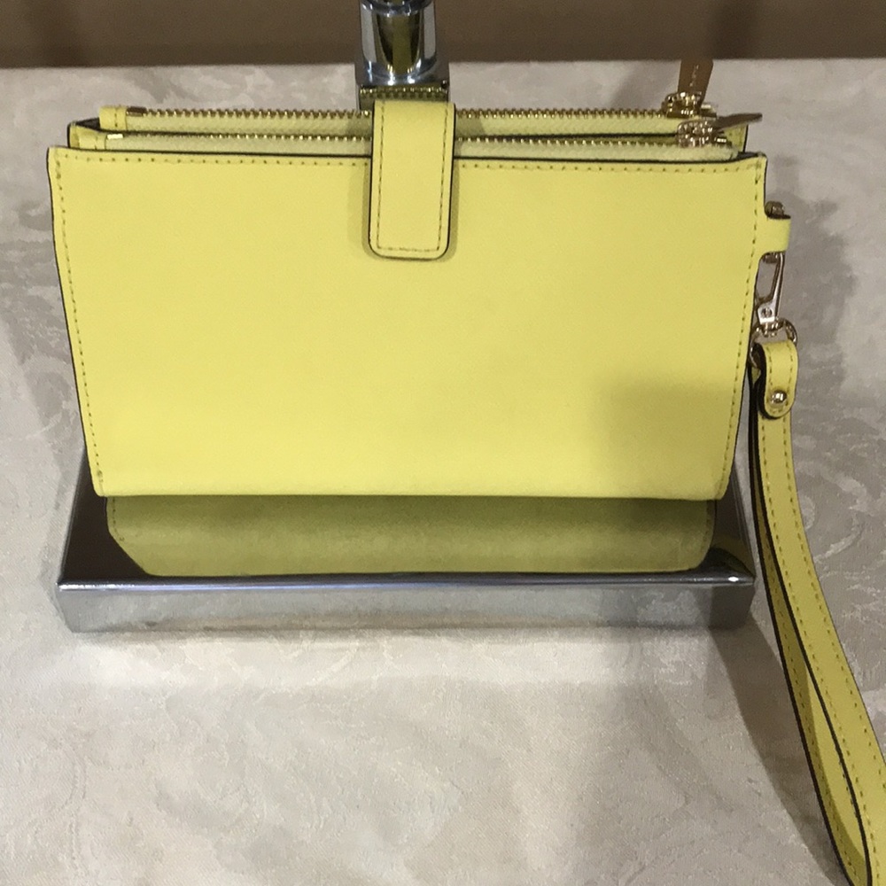Michael Kors Wallet/Wristlet - Picture 3 of 10
